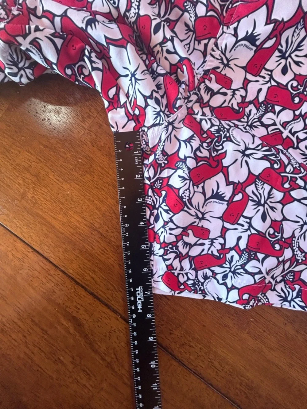 Vineyard Vines Whale Print 7” Swim Trunks